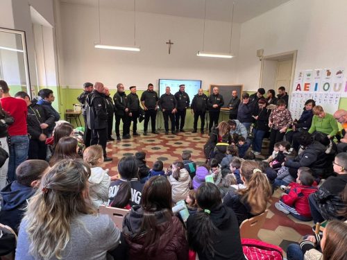 Dorgali , patto di Comunità, scuole Dorgali. Incontro con i bambini della materna , delle elementari e delle medie